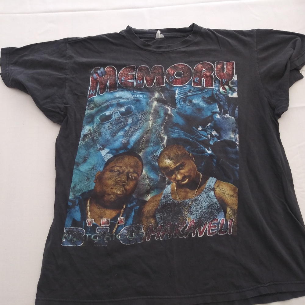 T-Pac and Biggie T shirt
